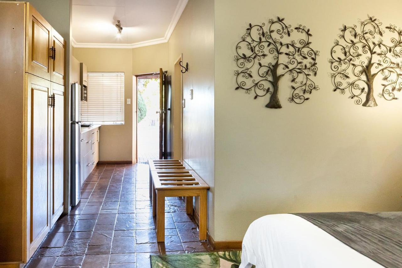 Kathu Gamagara Lodge Bagian luar foto