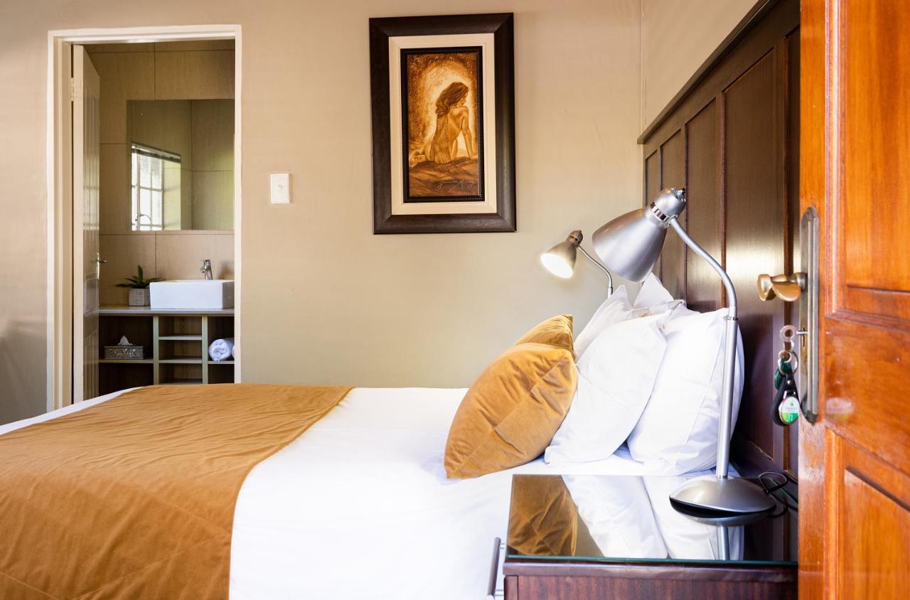 Kathu Gamagara Lodge Bagian luar foto