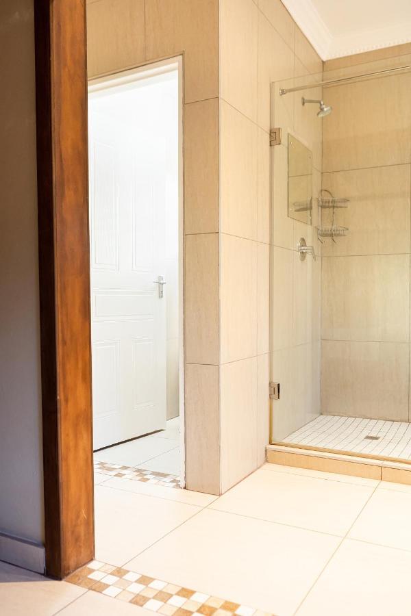 Kathu Gamagara Lodge Bagian luar foto