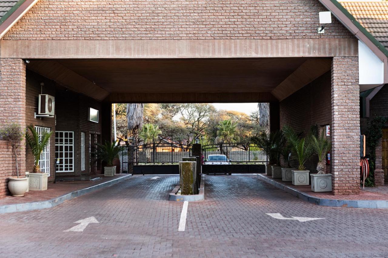 Kathu Gamagara Lodge Bagian luar foto