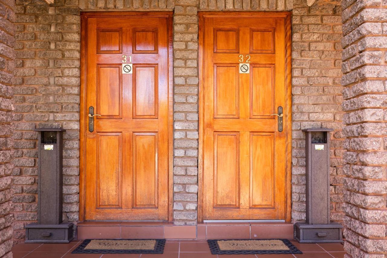 Kathu Gamagara Lodge Bagian luar foto