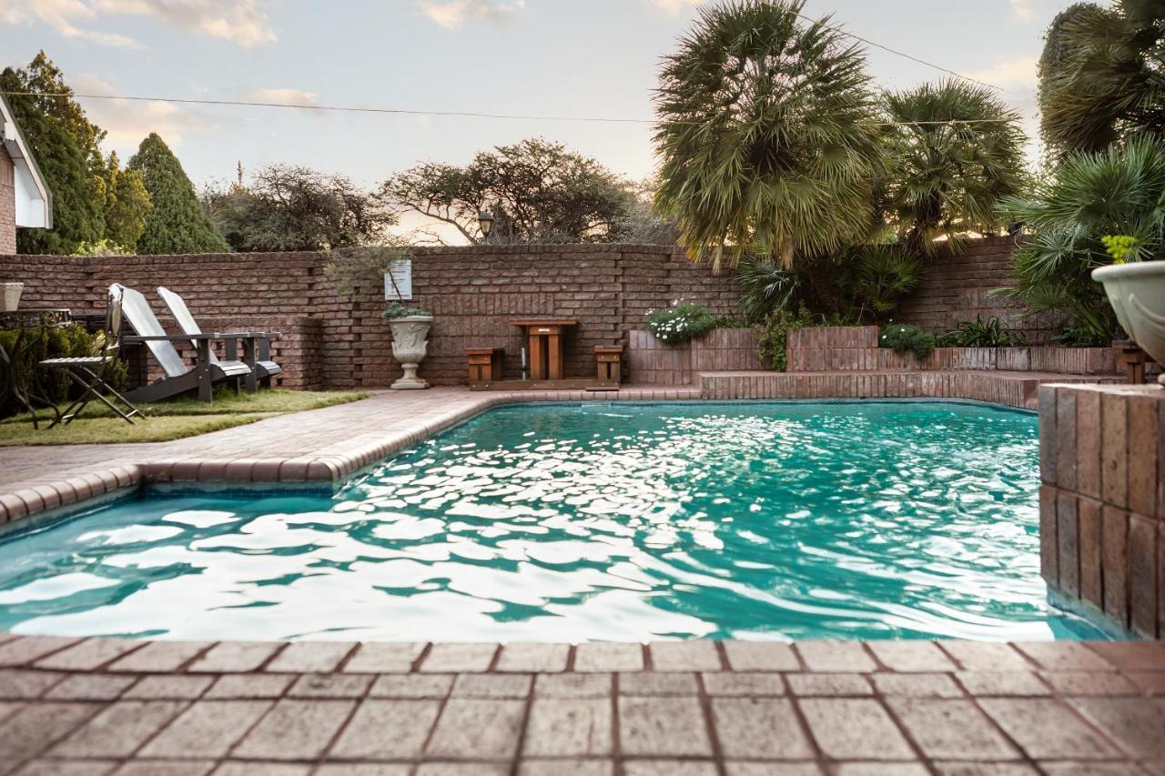 Kathu Gamagara Lodge Bagian luar foto